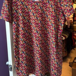 LuLaRoe Multicolor Geometric Woman’s Top. Sz XL Classic T excellent condition